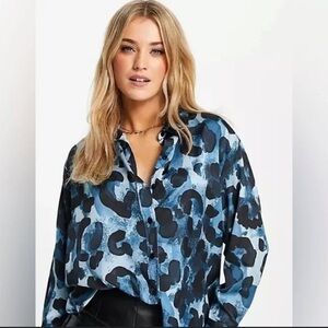 NWT Topshop Satin Blue Animal Print Button Down